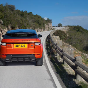 Bestseller Range Rover Evoque Dynamic 2015 hinten mit neuem Topmodell
